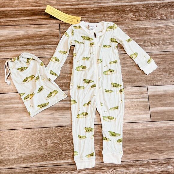 NWT! Milkbarn Frog Lily Pad Leapfrog Bamboo Zipper Footless Pajama with Satchel - Picture 1 of 5